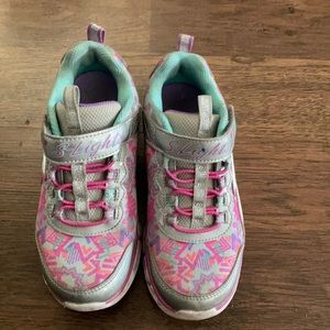 Gently worn girls shoes still in good condition.